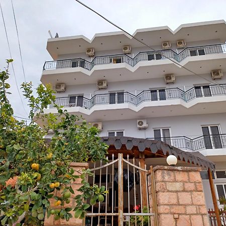 Hotel Arileo Himarë Exteriér fotografie