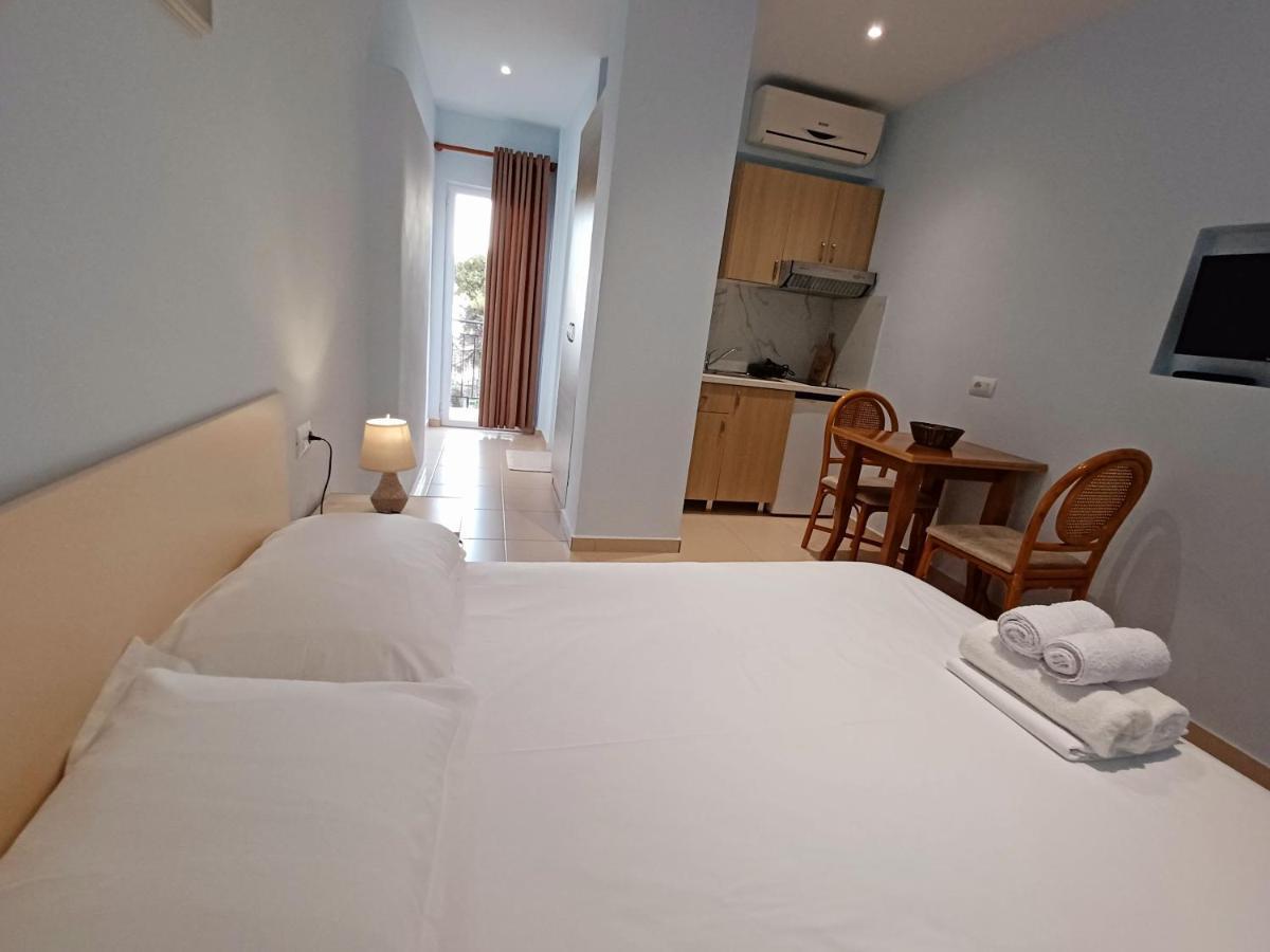 Hotel Arileo Himarë Exteriér fotografie