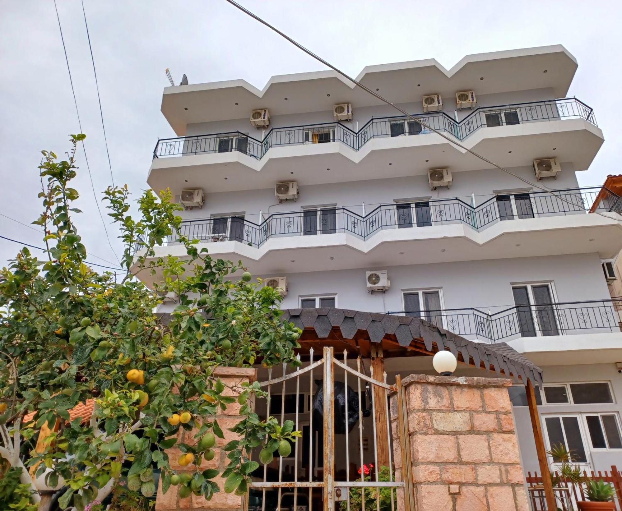Hotel Arileo Himarë Exteriér fotografie