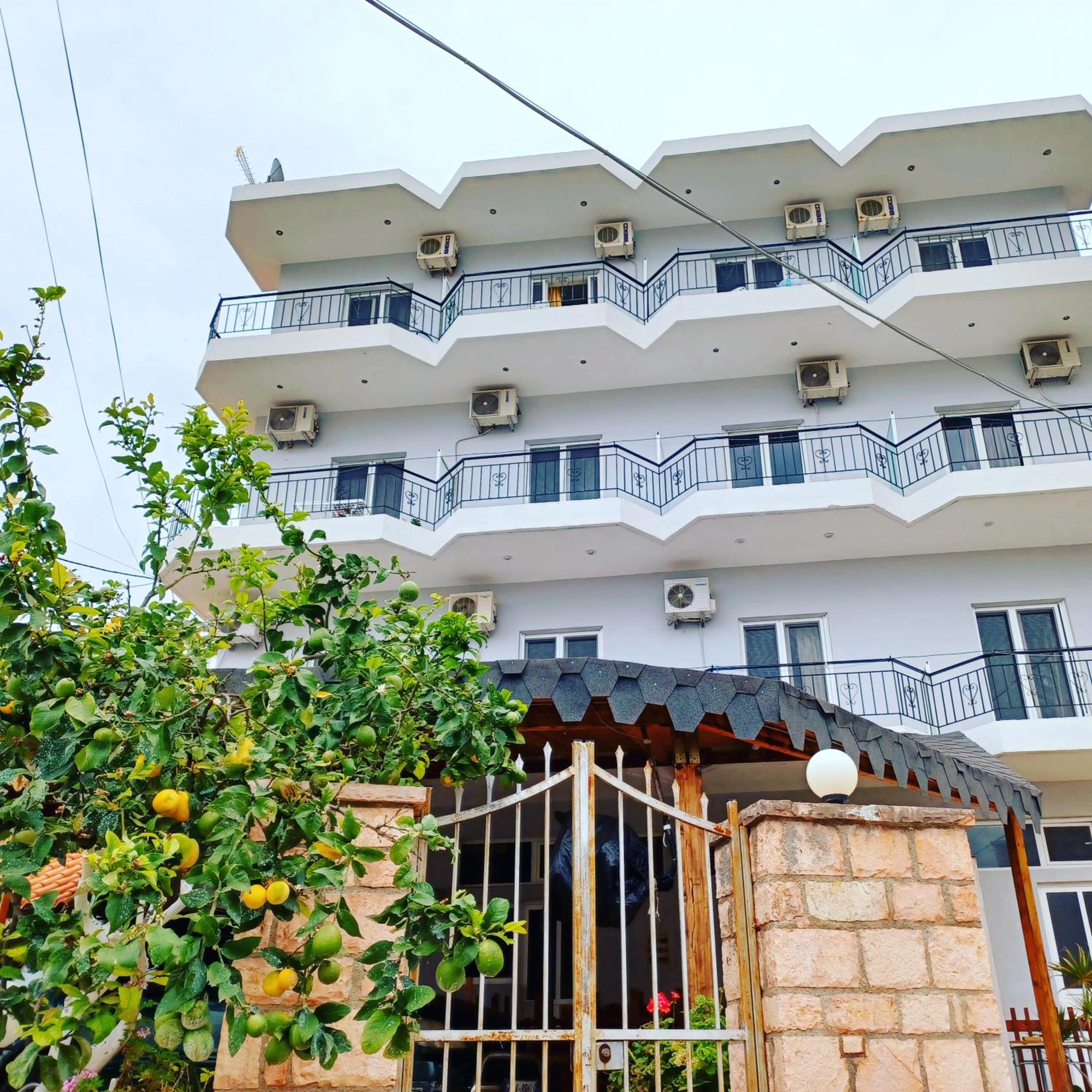 Hotel Arileo Himarë Exteriér fotografie
