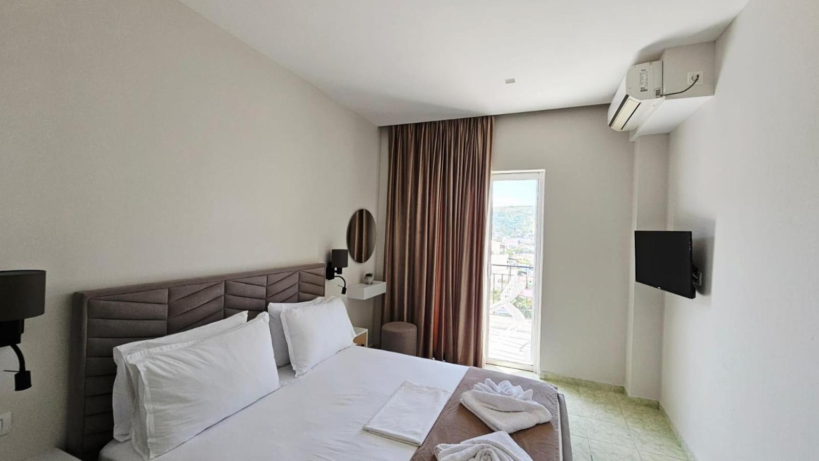 Hotel Arileo Himarë Exteriér fotografie
